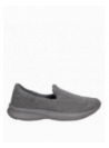 calzado masculino gris ligero y suave, ideal para uso diario