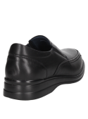 Mocasín de cuero negro para hombre, diseño atemporal, cómodo y elegante, adecuado para reuniones de trabajo.