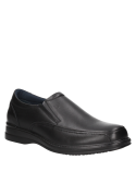Zapato de hombre negro de cuero tipo mocasín, diseño clásico sin cordones, ideal para vestimenta semi-formal.