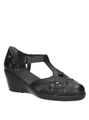 Sandalia de cuero negro para mujer con taco cuña de 7 cm.