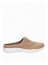 zapatilla beige urbana para mujer, con forro textil, maleable y adaptada a la anatomía del pie.