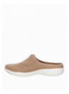 zapatilla beige para mujer, diseño moderno y juvenil, con taco plano de 3.8 cm y punta redonda.