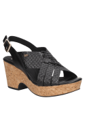 Elegante sandalia negra de cuero femenino, estilo casual, perfecta para días calurosos.