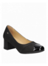 Zapato de vestir en cuero negro para mujer, con diseño atemporal y versátil, adecuado para eventos corporativos.