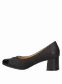 Zapato clásico de cuero negro para mujer, con taco medio cuadrado, ideal para ocasiones formales y semi-formales.