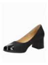 Zapato de vestir negro de mujer en cuero, con puntera redonda de charol que aporta un toque moderno y sofisticado.