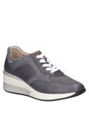 zapatilla urbana azul de cuero para mujer con taco plano de 6 cm y punta redonda