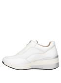 zapatilla de cuero blanco para mujer, versátil para eventos sociales relajados o encuentros con amigos