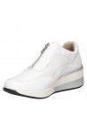 zapatilla de cuero blanco para mujer adecuada para ocasiones informales, como paseos o compras