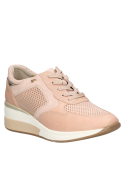 Zapatilla urbana de cuero rosado para mujer, diseño moderno y juvenil.