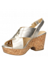 Sandalia dorada para mujer, cuero premium, frescura y bienestar en verano.