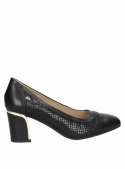 Elegante zapato negro de cuero charol con tacón cuadrado, estilo sofisticado para ocasiones semiformal.