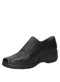 Estilo casual con ajuste fácil, ideal para un look equilibrado entre confort y moda urbana.