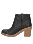 Versátil botín de cuero negro para mujer, cómodo y estilizado, ideal para transiciones del día a la noche.