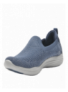 Calzado casual azul para mujer, fabricado en cuero y textil, adaptándose a la anatomía del pie.