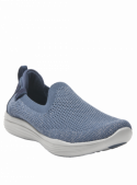 Zapatilla azul casual de mujer, diseño moderno con cuero y textil, ideal para actividades diarias.