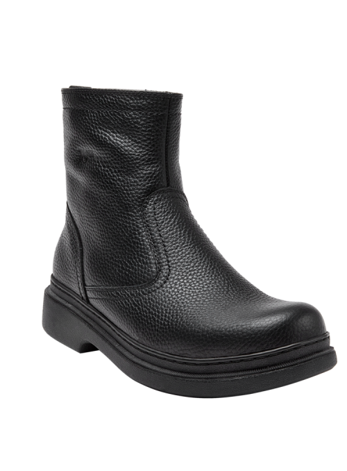 Botín casual de cuero negro para hombre, versátil para climas fríos, sin adornos, adecuado para ocasiones semi-formales.