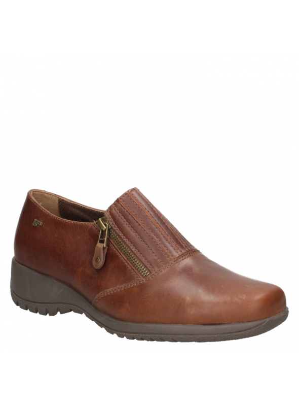 Cuero café en diseño casual con banda elástica, ideal para un estilo urbano y reuniones informales.