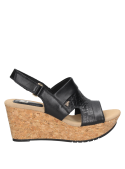 Sandalia negra de mujer, cuero 100%, estilo informal con taco cuña y punta abierta.