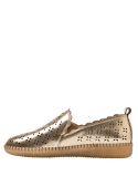 Zapato oro de cuero, diseño delicado y confortable, adaptado a la anatomía del pie.