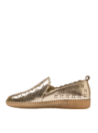 Zapato oro de cuero, diseño delicado y confortable, adaptado a la anatomía del pie.