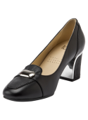 Zapato negro de cuero para mujer, con altura de caña de 6 cm y forro de poliuretano.