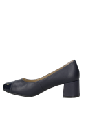 Calzado de cuero azul para mujer, estilo clásico, con taco medio cuadrado y detalle metálico elegante en el lateral.