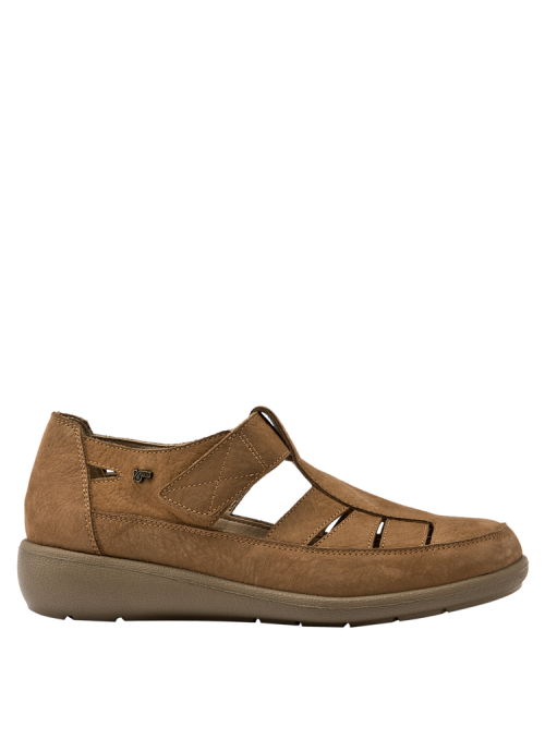 Zapato casual de cuero camel para mujer con taco cuña de 3.3 cm, ideal para uso diario.
