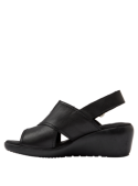 Sandalia de cuero negro para mujer con forro suave y diseño estilizado, ideal para comodidad prolongada.