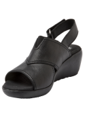 Elegante sandalia negra de cuero para mujer, perfecta para uso diario en días calurosos.