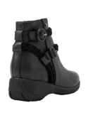 Calzado casual de cuero negro para mujer, diseñado para confort y protección contra frío y humedad.