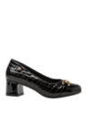 Zapato de charol negro para mujer con diseño elegante y sofisticado, hecho de cuero, con textura de piel de reptil.