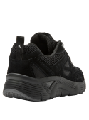 Zapatilla athleisure negra de cuero para hombre, ideal para ocasiones informales con un diseño contemporáneo.