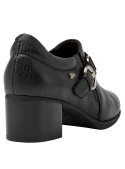 Elegante zapato de cuero negro para mujer, sofisticado y cómodo, perfecto para eventos semi-formales.