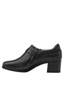 Calzado casual de cuero negro para mujer, ideal para estilo smart casual con altura media en el talón.