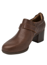 Zapato casual de cuero marrón para mujer, con diseño moderno y elegante, ideal para un look smart casual.