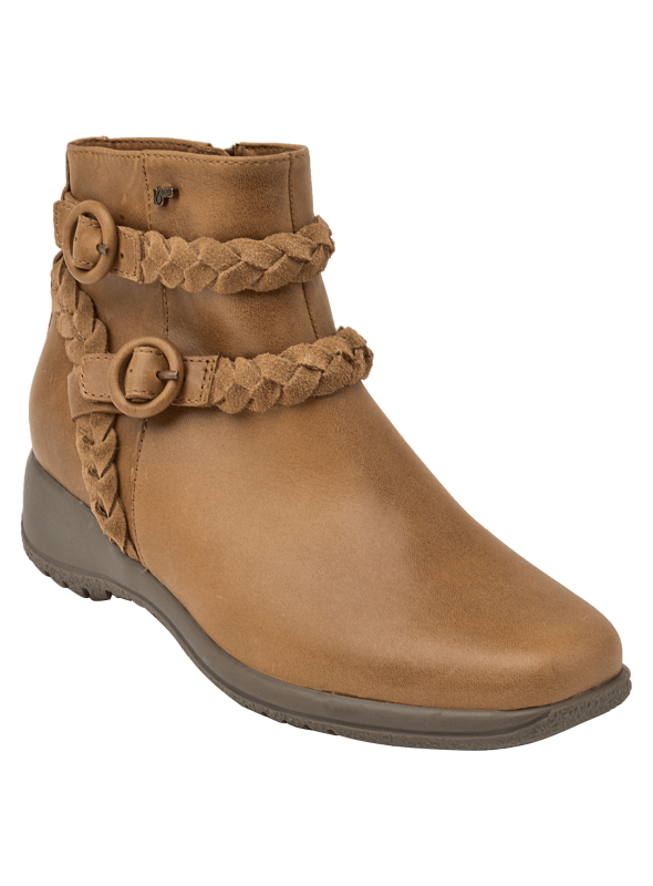 Calzado de cuero negro para mujer, estilo casual, con caña de 12 cm, perfecto para clima frío.