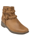Botín camel casual de cuero, anatómico y resistente, diseñado para ofrecer comodidad y seguridad al caminar.
