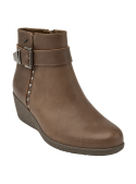 Botín de cuero café para mujer, estilo casual, ideal para el invierno, con taco cuña de 7 cm.