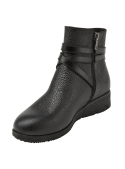 Botín casual de cuero negro para mujer, con taco plano de 3.5 cm y punta redonda.