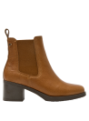 Versátil botín camel para mujer, perfecto para ocasiones desde salidas casuales hasta eventos semi-formales.