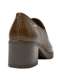 Zapato de cuero café para mujer con taco bloque y punta cuadrada, ideal para un estilo casual.