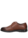 Elegante zapato derby de cuero café con taco plano para hombre.