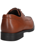 Zapato vestir camel de cuero, forro cuero/textil, diseño cómodo y transpirable.