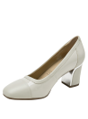 Zapato de mujer blanco de charol en cuero, diseño elegante y clásico con tacón cuadrado y detalle brogue decorativo.