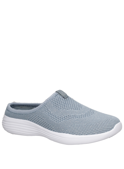 zapatilla celeste urbana para mujer en cuero y textil, ideal para actividades diarias.