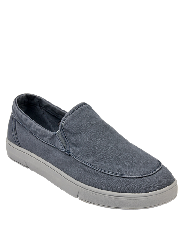 zapatilla gris de hombre con taco plano de 3 cm y punta redonda, estilo casual versátil