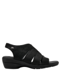 Sandalia negra de cuero para mujer, estilo casual, con taco cuña de 5 cm, ideal para días calurosos.
