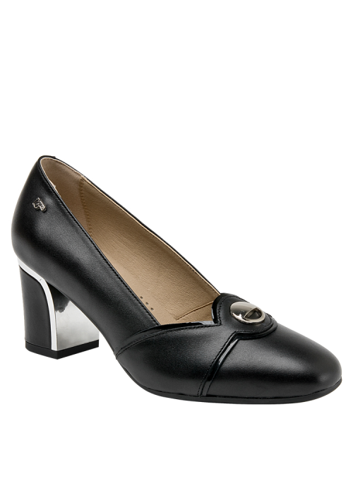 Zapato de cuero negro para mujer, ideal para un look casual, con altura de caña de 7 cm.