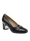 Zapato de cuero negro para mujer, ideal para un look casual, con altura de caña de 7 cm.